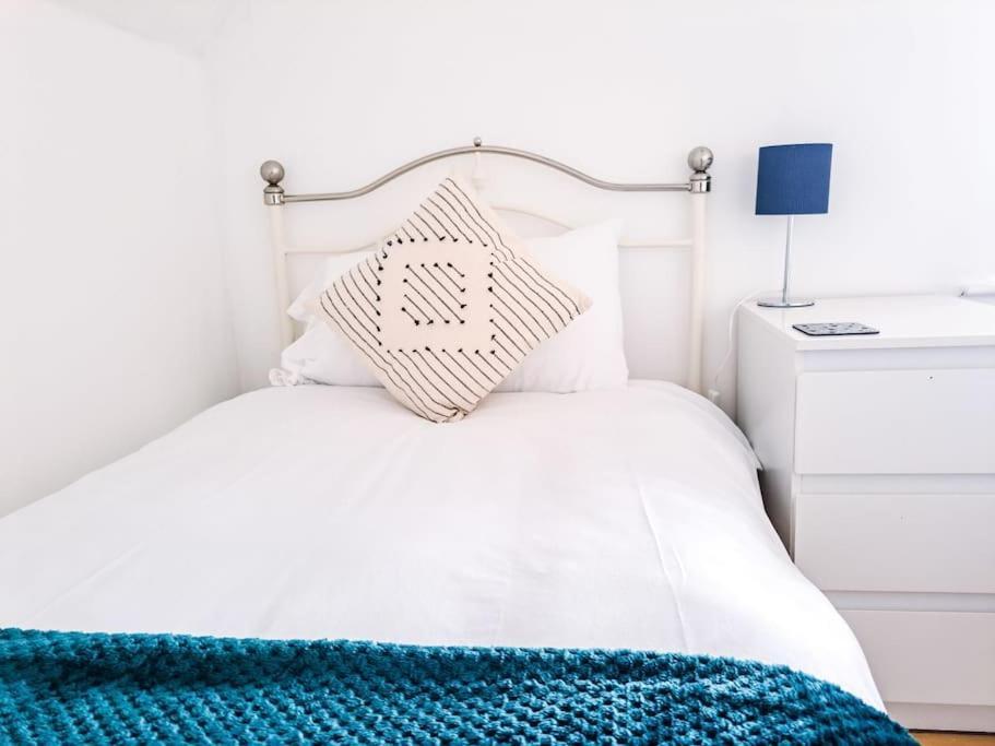 Appartamento 3 Bed Flat Near To Cardiff And Cardiff Bay Esterno foto